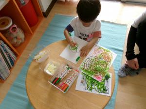 1歳児　お絵描き