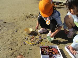 天気よい　泥遊び