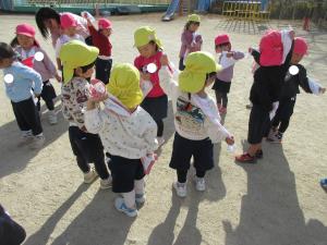 タオルで体をこすっているよ