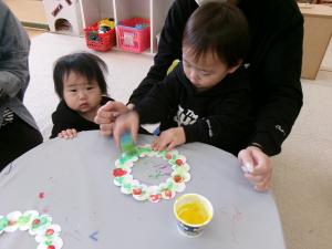 【ひよこ組】クリスマスリース作りスタンプ