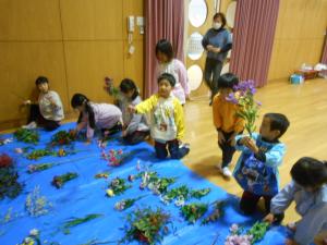 たくさんの花の中から自分で選びました