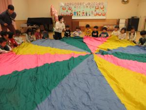 バルーンの話を聞いています