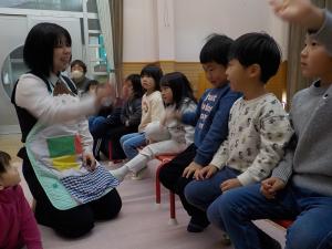 質問に答える幼児組