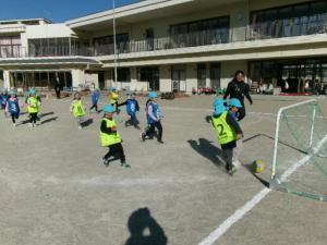 １組　サッカー　４