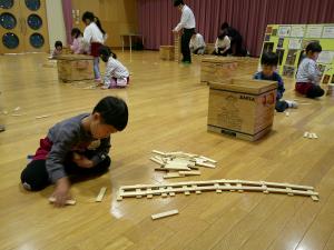 線路をつくっています