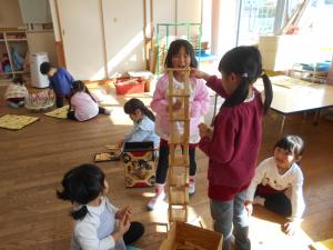 友達と高いタワーをつくったよ