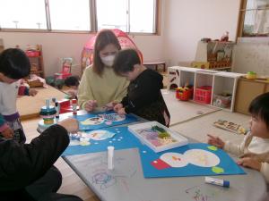 【ひよこ組】雪だるま毛糸貼り付け