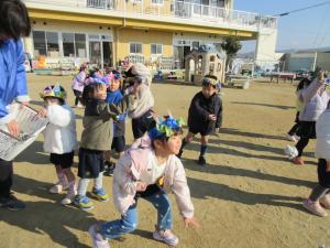 3歳児　まめまき