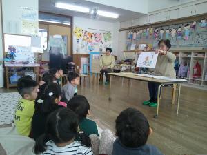 なぞなぞを楽しんでいます