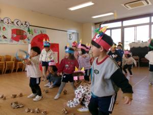 豆まきをしています