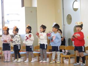 カスタネットを鳴らしています