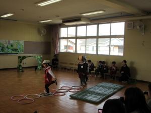 ほし組　けんけんぱをしています。