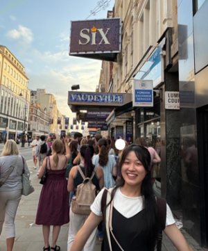 ウエストエンドでSIXを観劇！