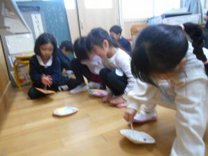 1年生とコマ回し