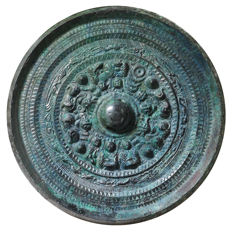 天理参考館所蔵　伝富雄丸山古墳出土三角縁画文帯五神四獣鏡（目録番号56）画像