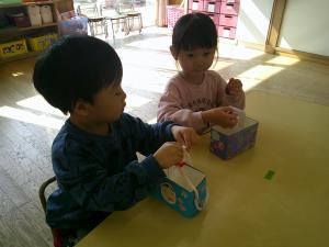 鉛筆立てをつくっています