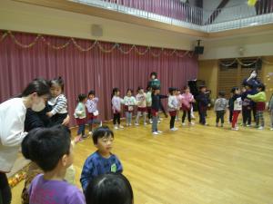 みんなでエビカニクスをしています