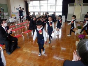 佐保幼　修了証書授与式６