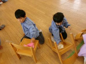 みかん組大掃除をしています