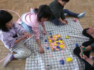 プレゼントづくりの様子