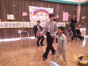 親子で退場するところ