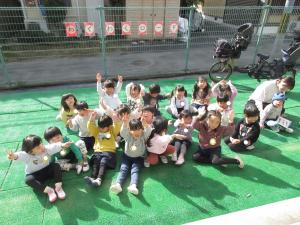 みんなで絵本見たよ