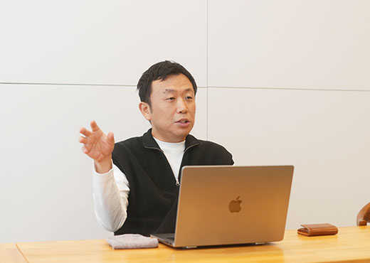 読んで書くことの大事さを語る金さん