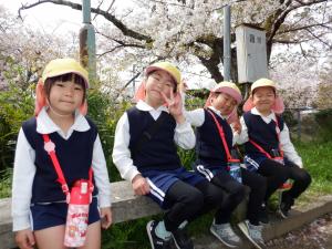 佐保幼　4月園外保育４