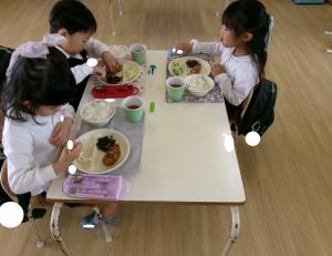 友達と食べるの楽しいね