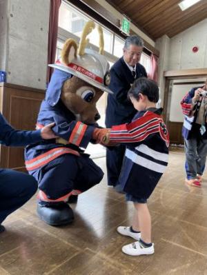 西消防署長からプレゼント