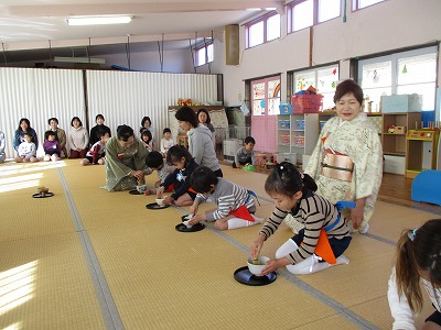 お茶を点てる