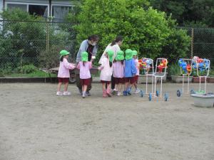 プランターを運ぶ　１組