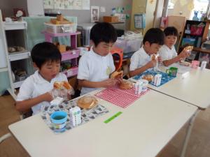 佐保幼　パンの日6月