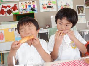 佐保幼　6月パンの日２