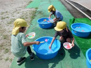 佐保幼　水遊び
