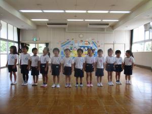 幼稚園の歌を歌いました