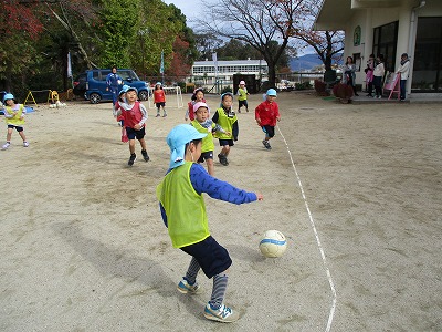 サッカー遊びの画像5