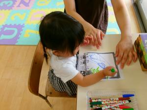 １歳児　お絵描き