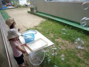 2歳児　シャボン玉