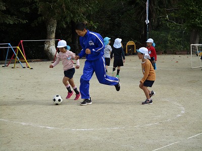 サッカー遊びの画像1