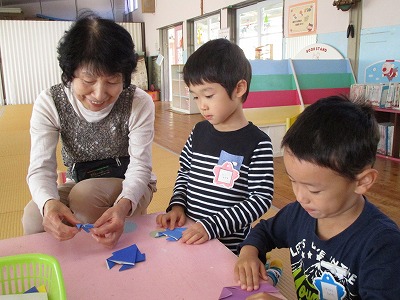 折り紙地域の方と一緒に