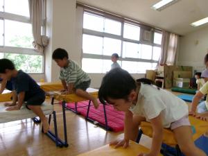 きりんぐみたっちゃ先生の体操教室の様子