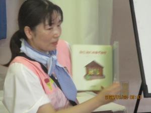 絵本を読んでくださいました
