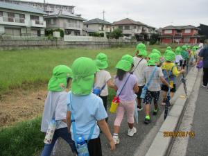 みんなで歩きます