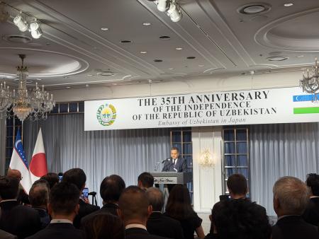 ウズベキスタン独立記念日35周年式典