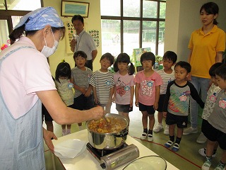 カレーを見る