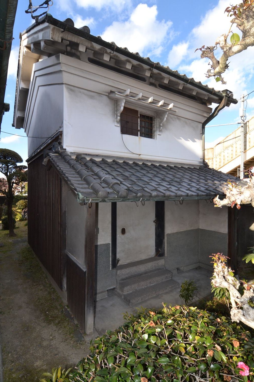 池川家住宅東蔵外観の画像