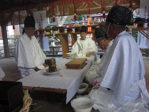 登弥神社の粥占いの画像1