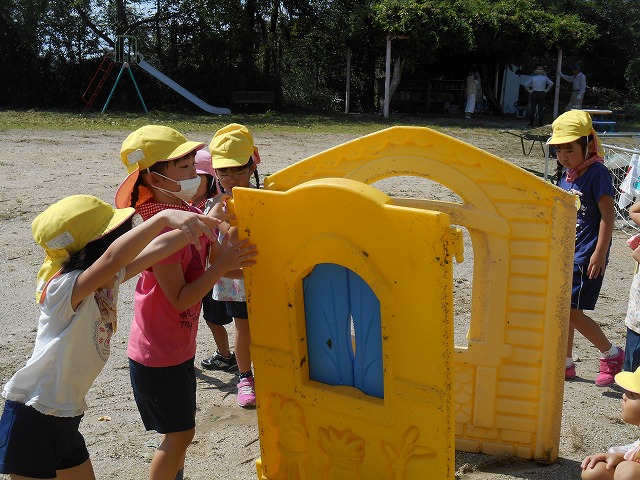 9月5日（水曜日）「みんなで幼稚園をきれいにしよう」の画像1