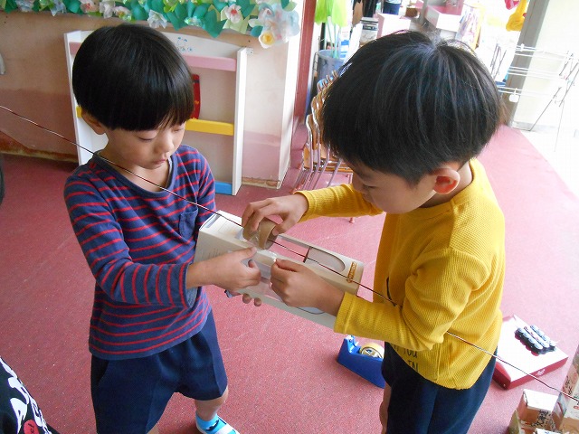 10月4日「今日は、雨で外で遊べないね。何しようかな？」の画像6